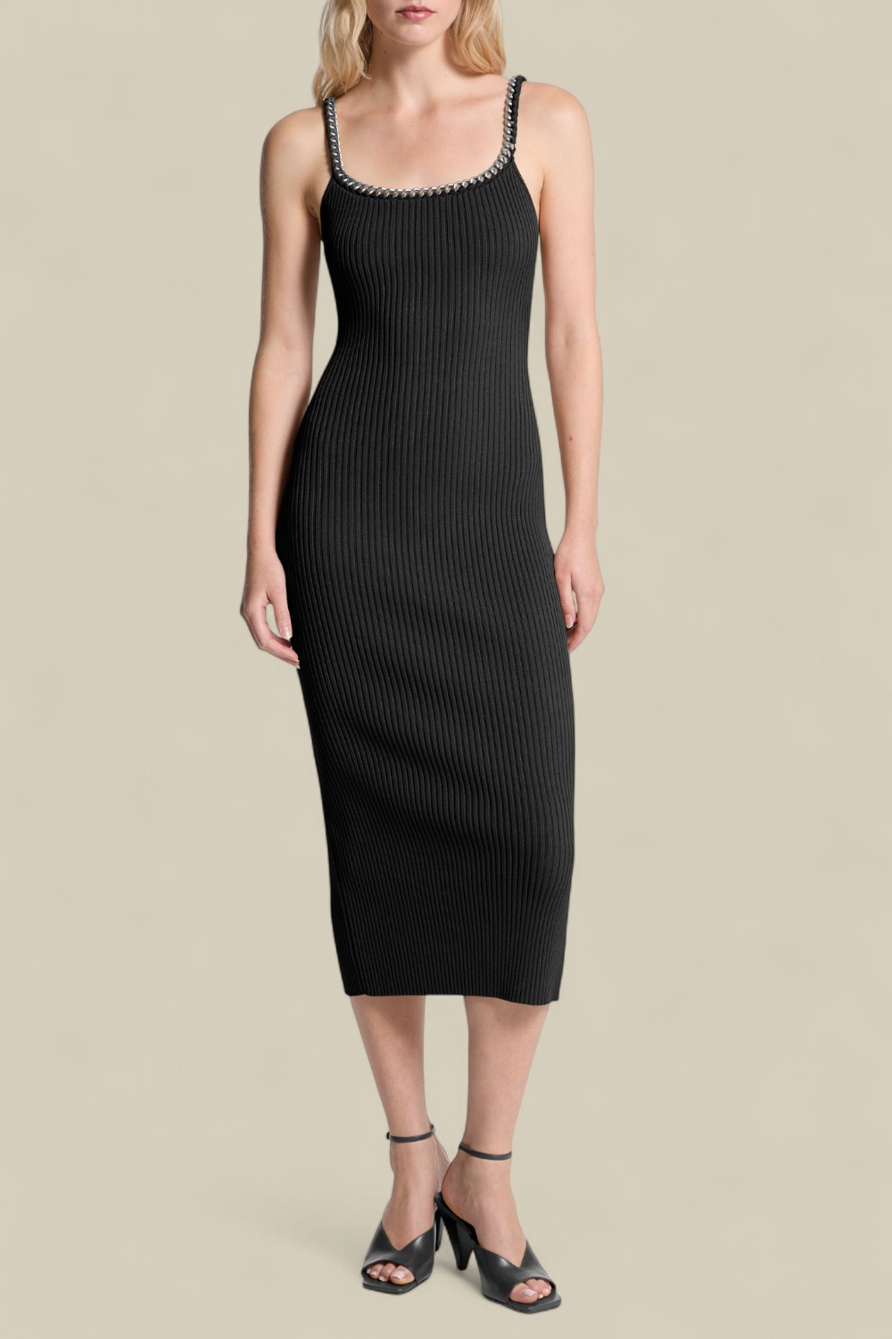 תמונת כל הלוק של שמלת מידי ריב